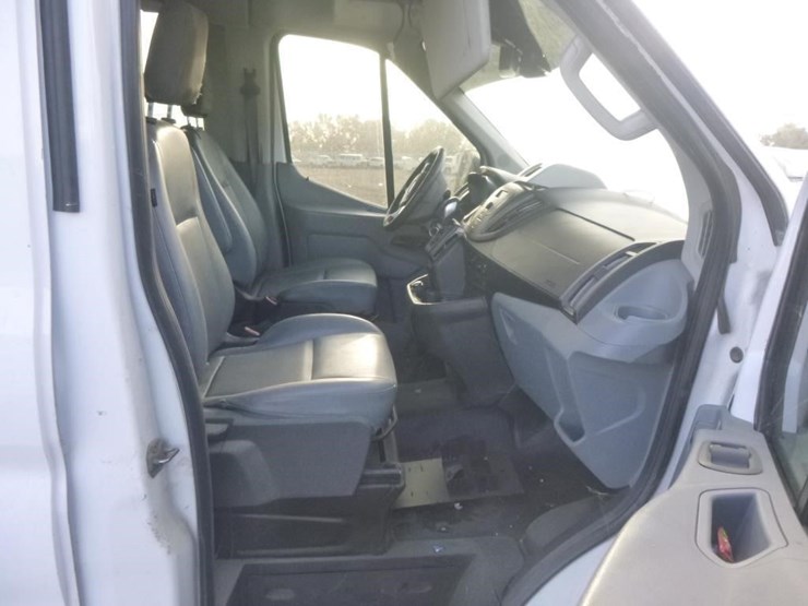 2019-ford-transit-image-15