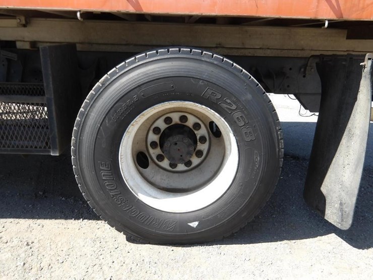 2004-international-durastar-4300-image-5