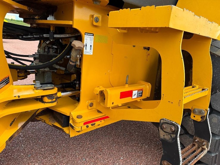 deere-524k-image-45