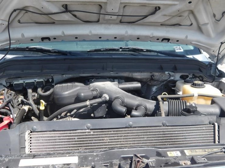 2011-ford-f550-image-8