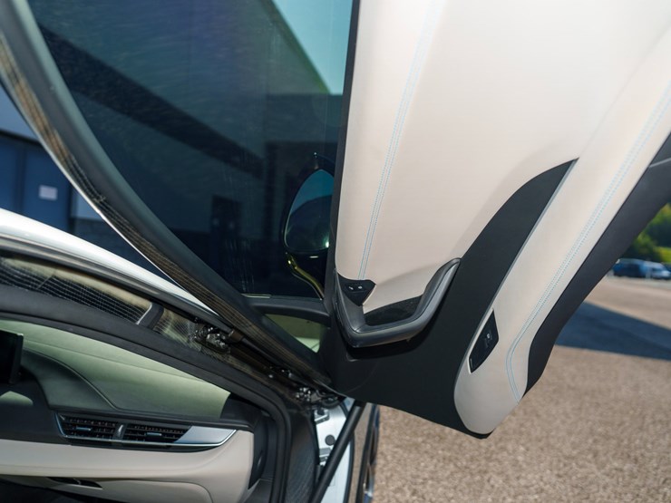 #1064-•-2015-bmw-i-8-image-87