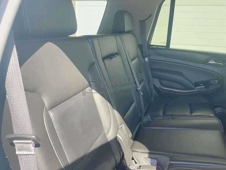 2016-chevrolet-tahoe-lt-image-35