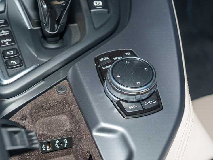 #1064-•-2015-bmw-i-8-image-75