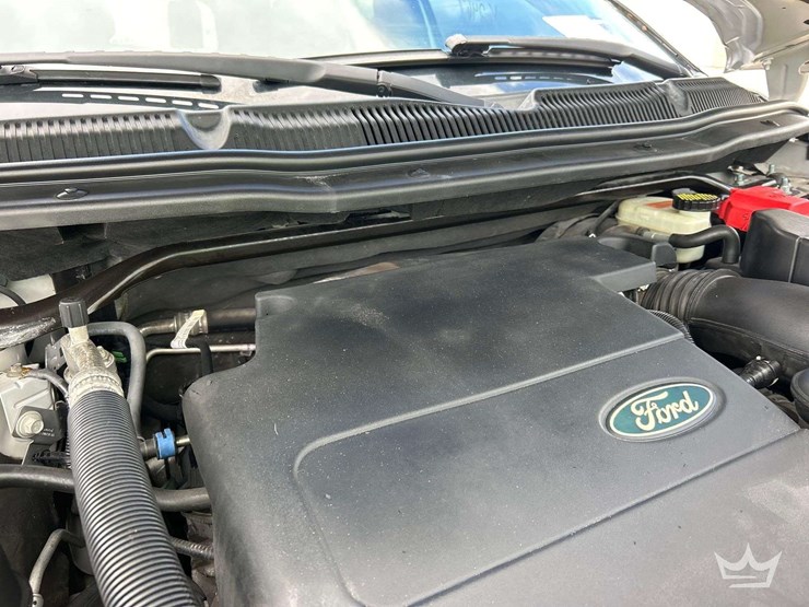 2015-ford-explorer-image-10