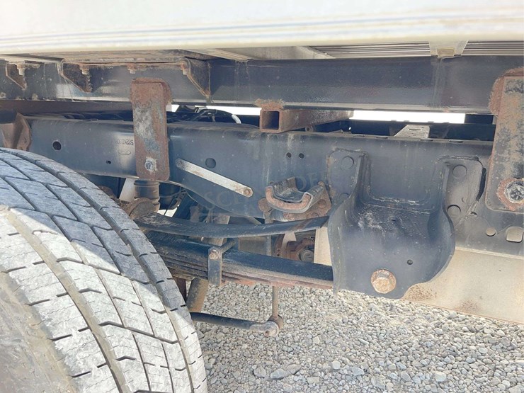 2021-ford-f350-image-24