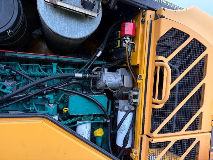 volvo-l90f-image-27