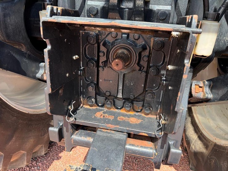 new-holland-t8.320-image-36