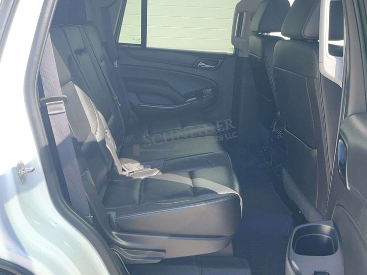 2016-chevrolet-tahoe-lt-image-34