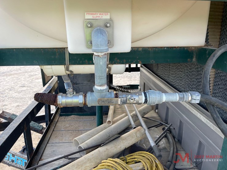 2013-top-hatt/a-cooling-trailer-image-18