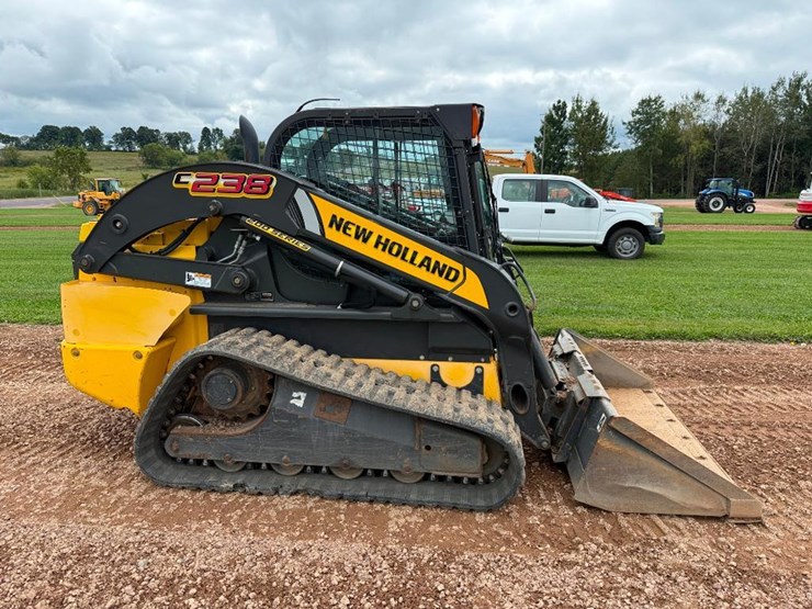 new-holland-c238-image-3