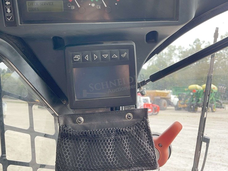 2020-deere-331g-image-31