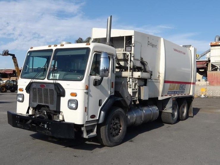 2019-peterbilt-520-image-1