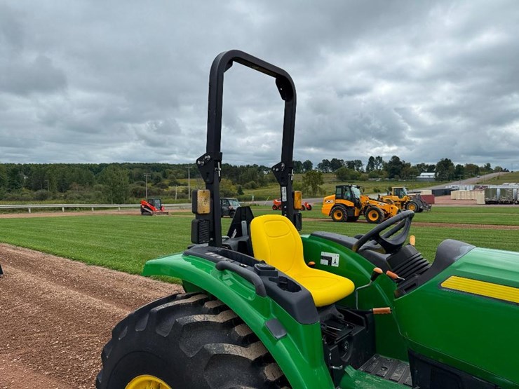 john-deere-4044m-image-21