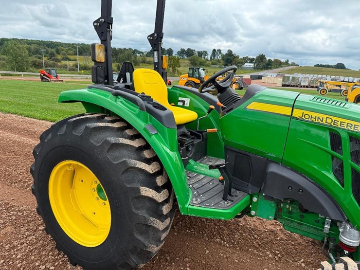 john-deere-4044m-image-20