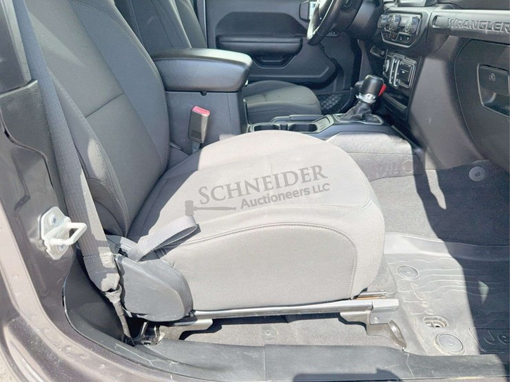 2018-jeep-wrangler-sport-image-42