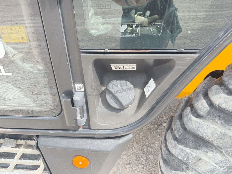 2019-jcb-540-140-image-73