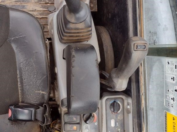 2016-kubota-kx040-4-image-8