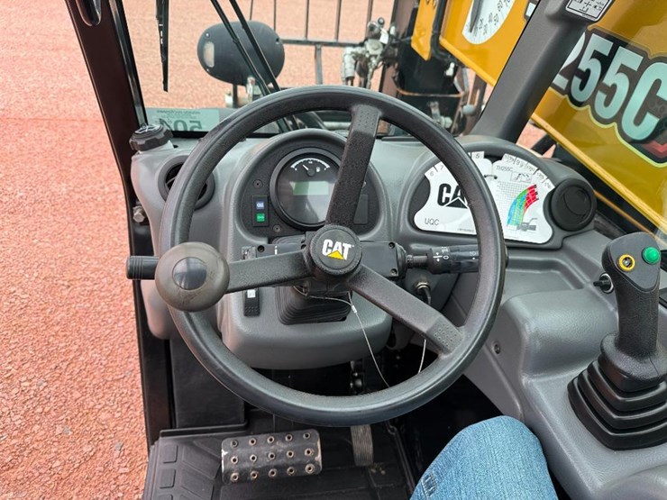 2021-caterpillar-th255c-image-49