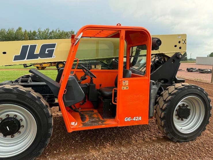2014-jlg-g6-42a-image-10