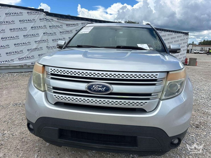 2015-ford-explorer-image-27