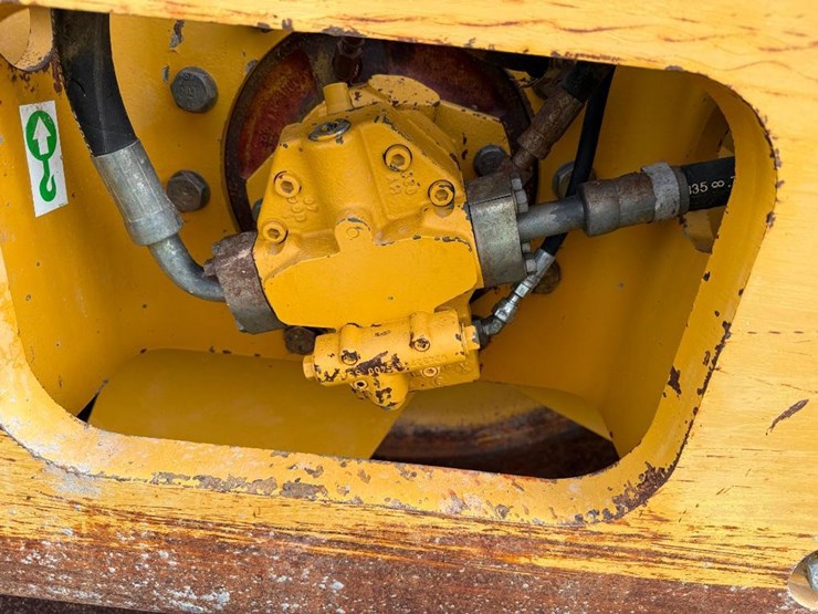 caterpillar-cs-563e-image-23