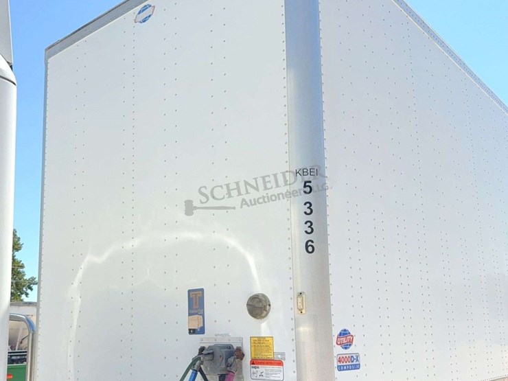 2014-utility-4000dx-image-9