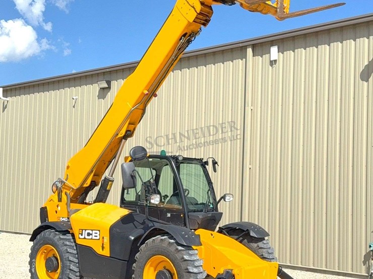 2019-jcb-540-140-image-2