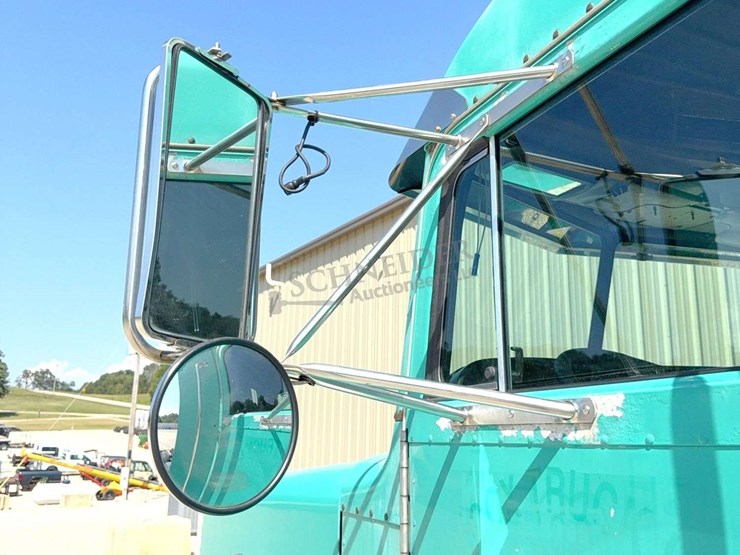 2003-peterbilt-378-image-93