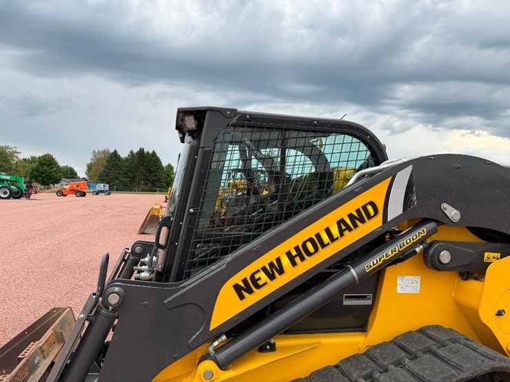 new-holland-c362-image-13