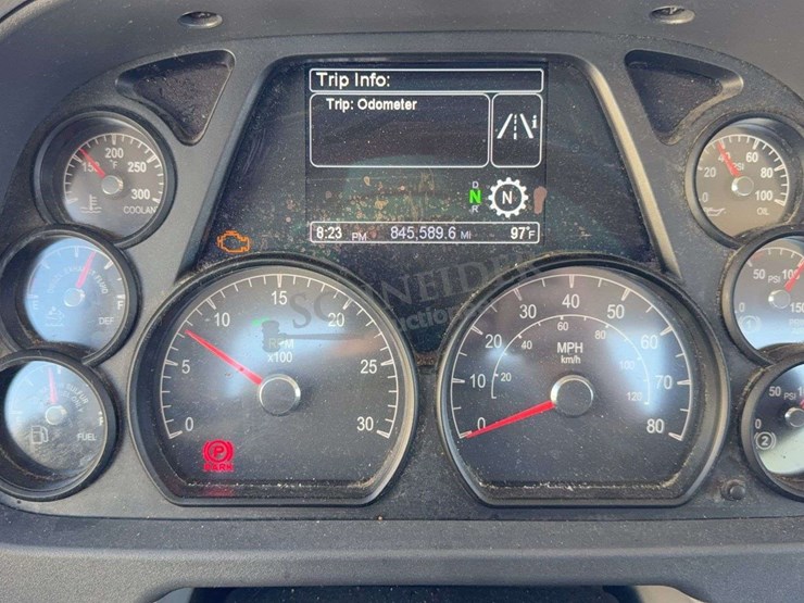 2020-peterbilt-579-image-78