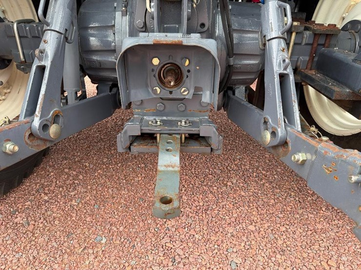 new-holland-ts110-image-28