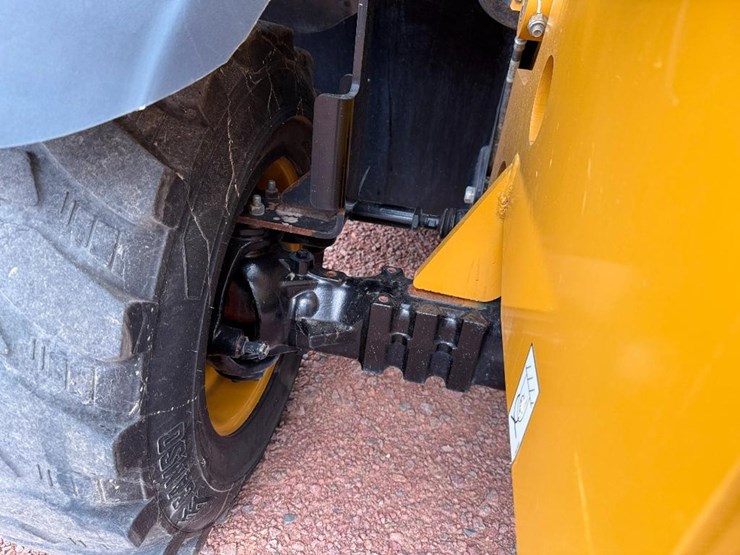 2021-caterpillar-th255c-image-30