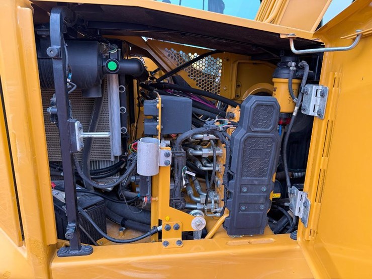 caterpillar-307.5-image-41