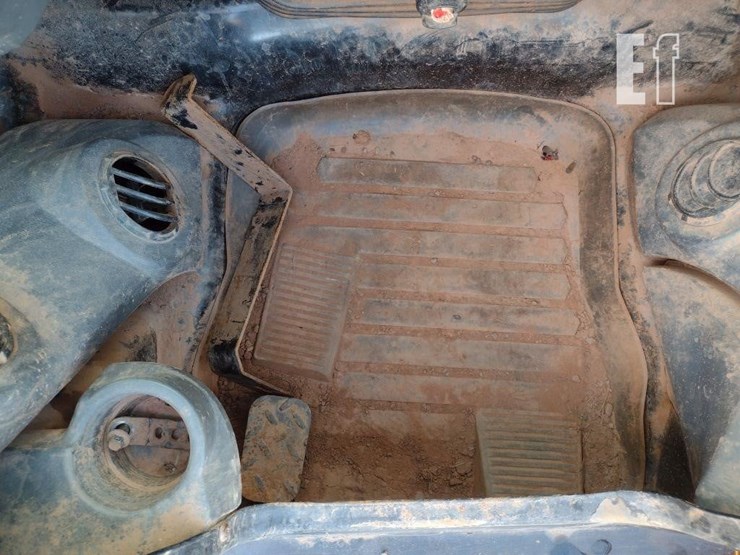 2015-caterpillar-287d-image-13