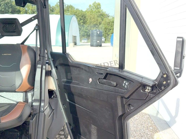 2023-can-am-hd10-defender-limited-4x4-utv-image-34