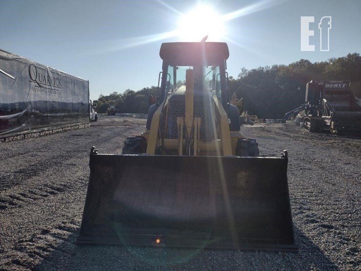 2003-deere-310sg-image-2