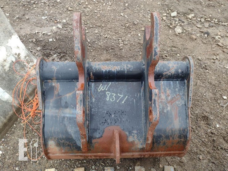 2016-kubota-kx040-4-image-40