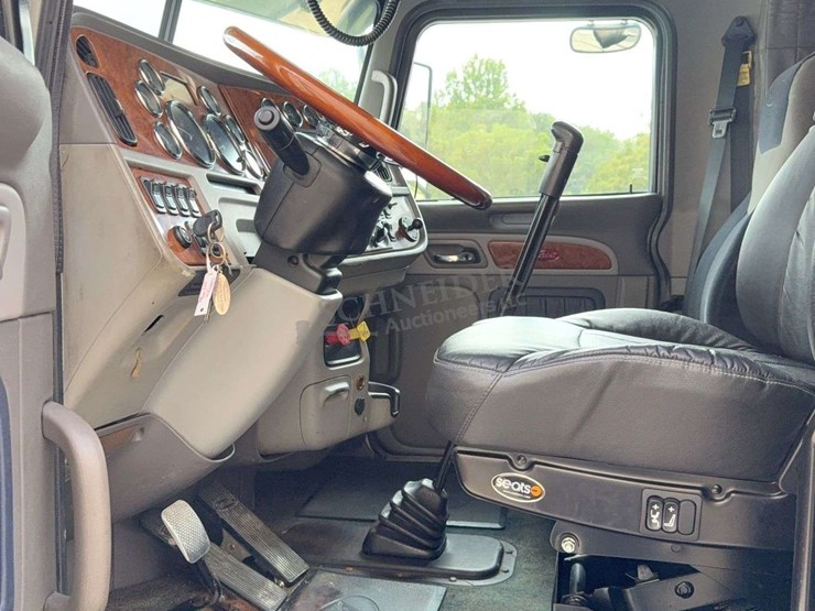 2007-peterbilt-386-image-52