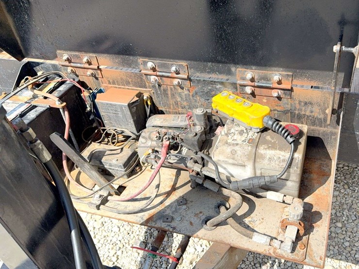2025-region-welding-18'-hydraulic-lowering-flatbed-trailer-image-16