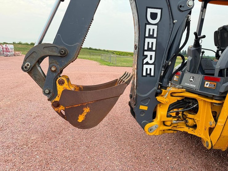 2019-deere-310sl-hl-image-30