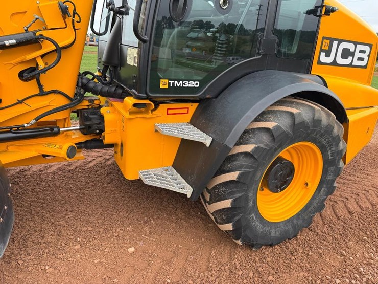 jcb-tm320-image-25
