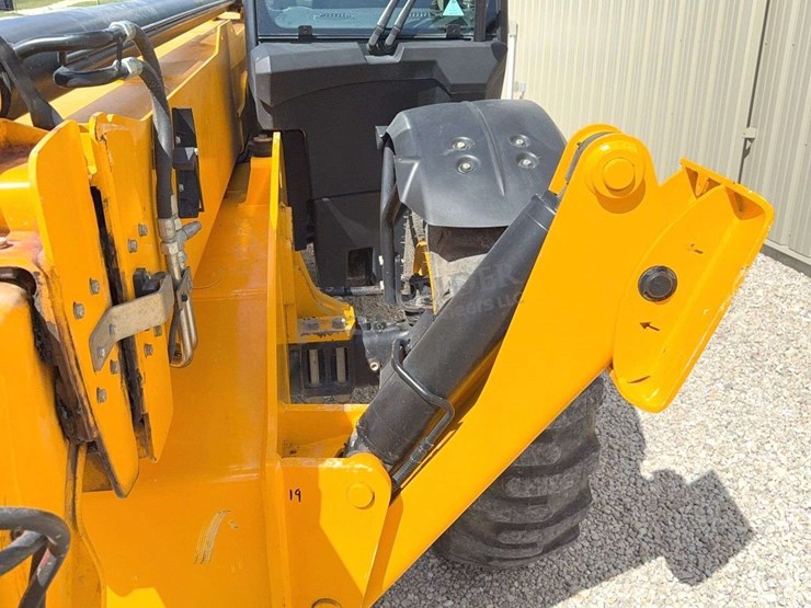 2019-jcb-540-140-image-20