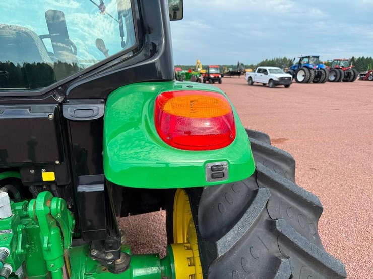 john-deere-6105m-image-21