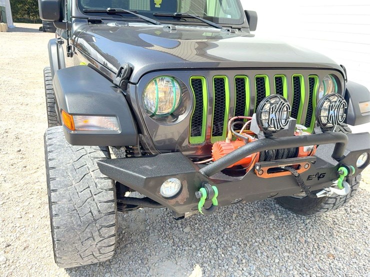 2018-jeep-wrangler-sport-image-9