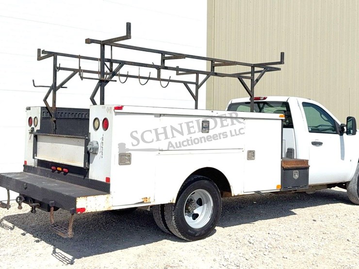 2009-chevrolet-3500-image-5