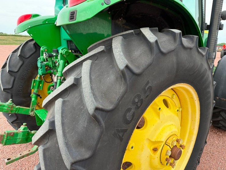 john-deere-7220-image-10