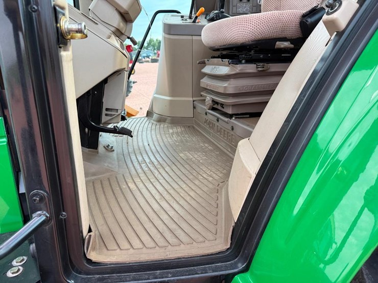 john-deere-6105m-image-41