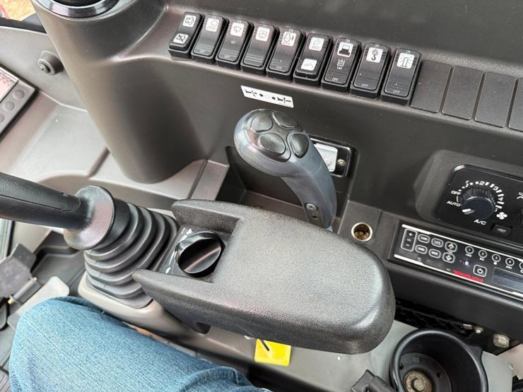 takeuchi-tb290-image-55