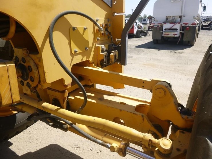 2008-volvo-g930-image-34