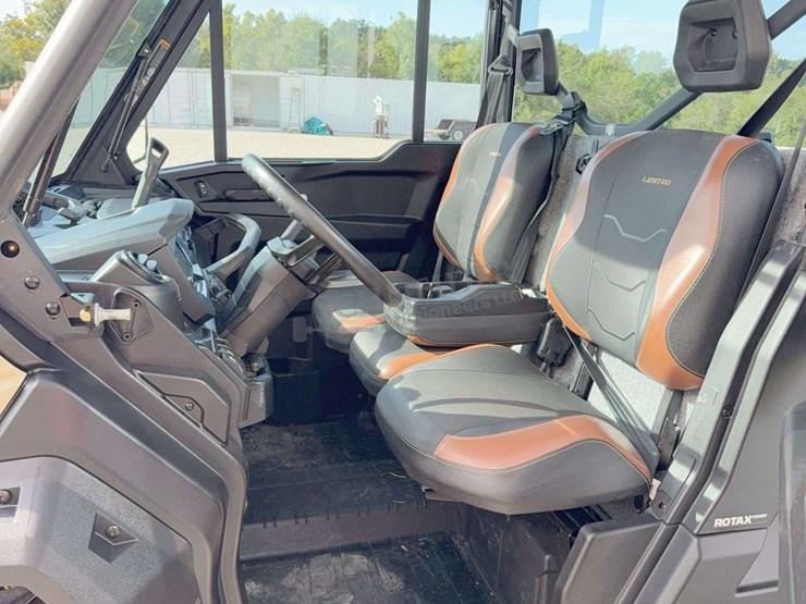 2023-can-am-hd10-defender-limited-4x4-utv-image-35
